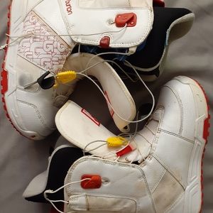 BURTON SIZE 7.5 SNOWBOARD BOOTS